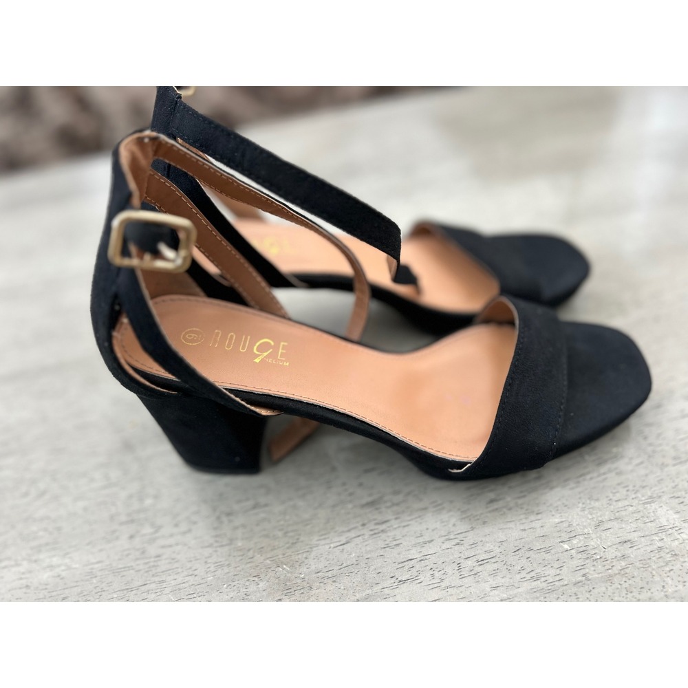 Rouge Helium Black Faux‎ Suede Block Heel Ankle Strap Sandals Size 9